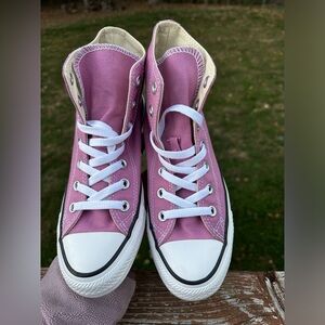Women’s Size 7 Light Purple Converse